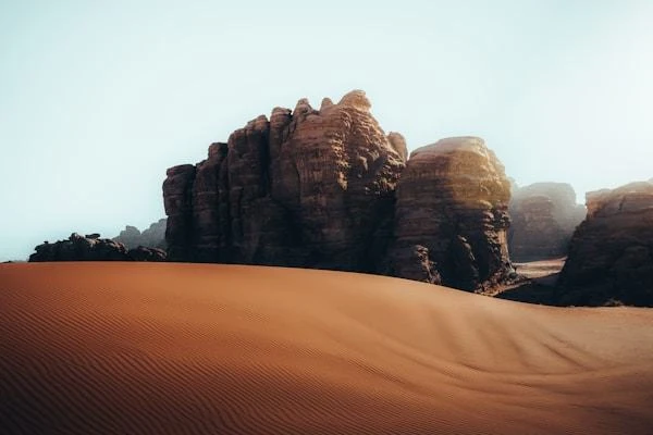 دليلك الشامل لزيارة العُلا: الجوهرة الخفية للمملكة